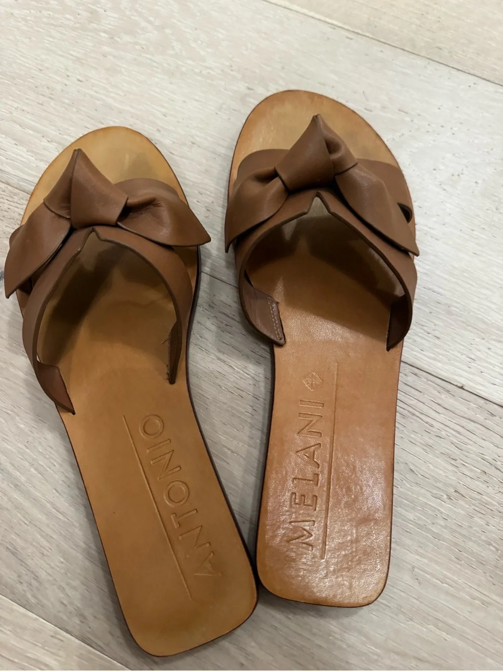 Antonio Melani Leni Leather Knotted Bow Flat Sandals, Size 10